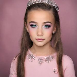 Little Glam (Ages 12 and under)
